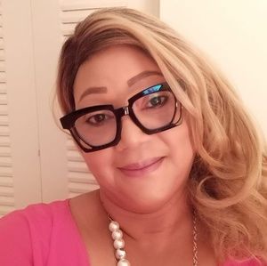 Meet your Posher, Gloria